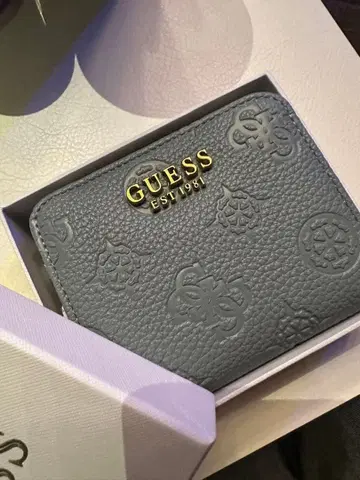 GUESS 그레이 이단 접이식 지갑