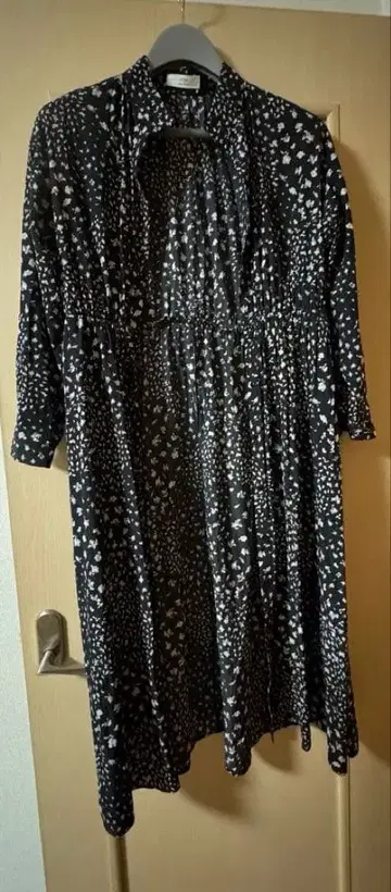 꽃무늬 긴팔 원피스 M 사이즈