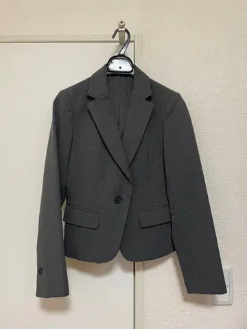 그레이 싱글 버튼 테일러드 자켓 스커트 수트