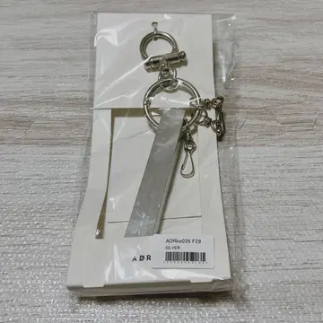 ADRER 메탈 레트로 호텔 키링 - 리미티드 999 775