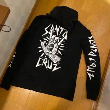 산타크루즈 스크리밍 핸드 타투 디자인