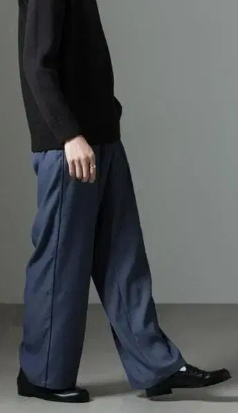 [ 미사용 새상품 ] 나노 유니버스 사이드 라인 이지 슬랙스