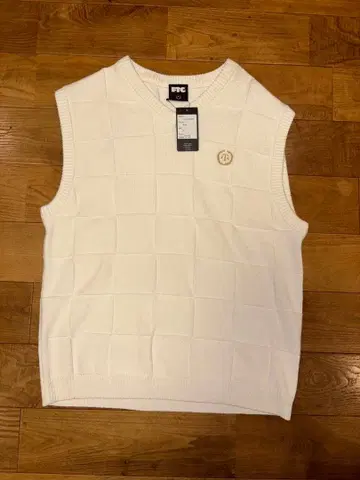 미사용 새상품 FTC 화이트 체크 무늬 니트 베스트