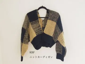 KBF 체크 무늬 니트 가디건