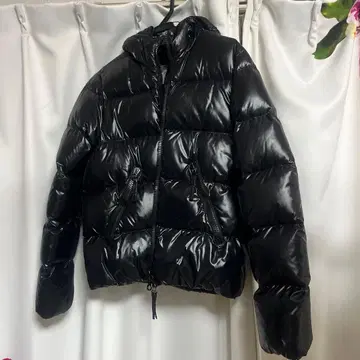 DUVETICA 블랙 다운 자켓 44