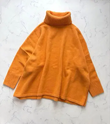 새상품급 23구 STANDARD 터틀넥 니트 오렌지 계열 38