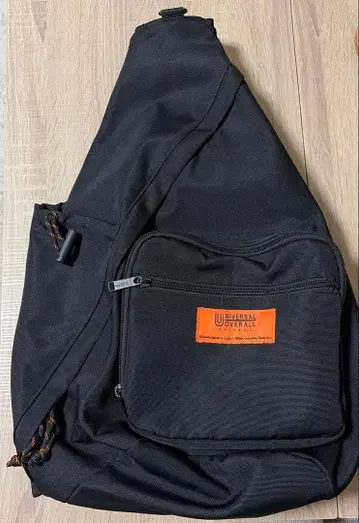 UNIVERSAL OVERALL 바디백 블랙
