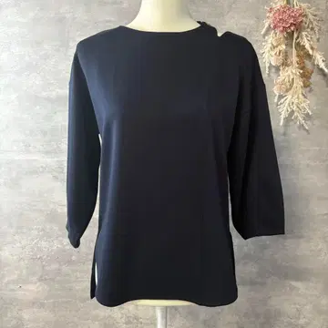 미사용 새상품 BARNYARDSTORM 숄더 개방 풀오버 네이비