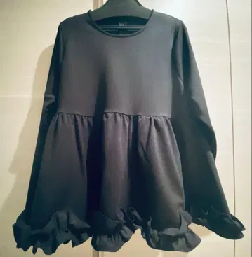 [미착용] Fit more 밑단 프릴 페플럼 상의