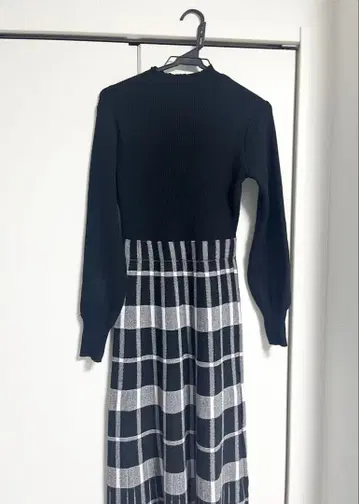블루이스트 체크 자카드 니트 원피스