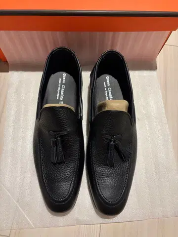 Queen Classico 블랙 가죽 로퍼