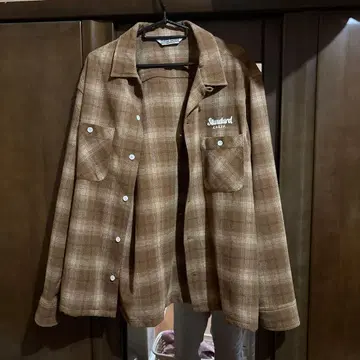 브라운 계열 체크 플란넬 셔츠 긴팔
