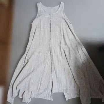 우사토의 스트라이프 슬리브리스 원피스