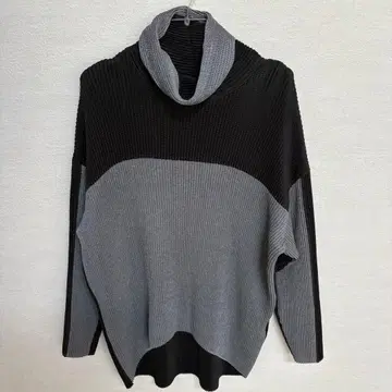 새상품급! SPECCHIO 스페치오 배색 플리츠 터틀넥 풀오버