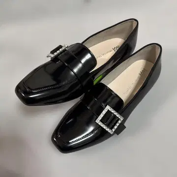 비쥬 버클 로퍼 블랙 블랙