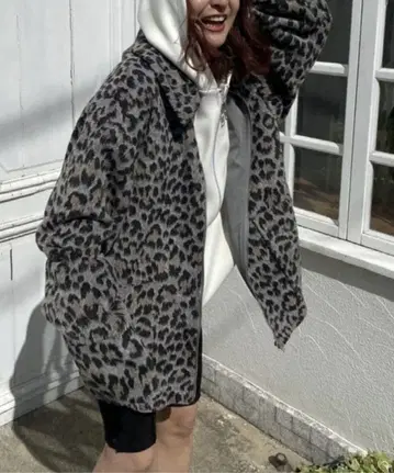 지나시스 샤기 ZIP 미들 코트