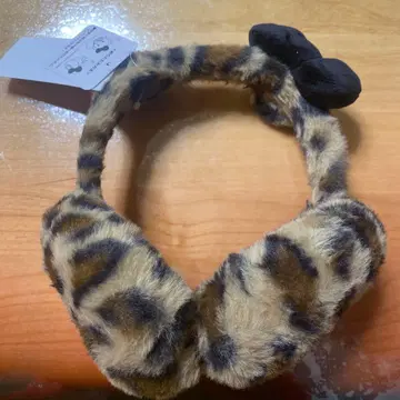 헬로키티 레오파드 무늬 귀도리