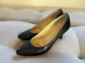 DIANA 블랙 가죽 힐 펌프스 24cm