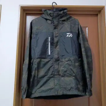 카모플라쥬 후드 부착 자켓과 방수 팬츠 세트 다이와 레인 카파 M 사이즈