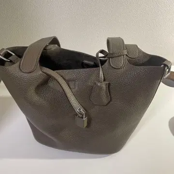 Anne coquine 천연 가죽 큐브 백