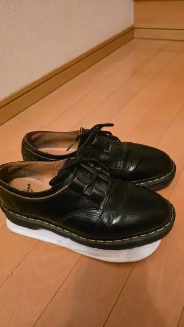 닥터 마틴 블랙 레이스업 슈즈