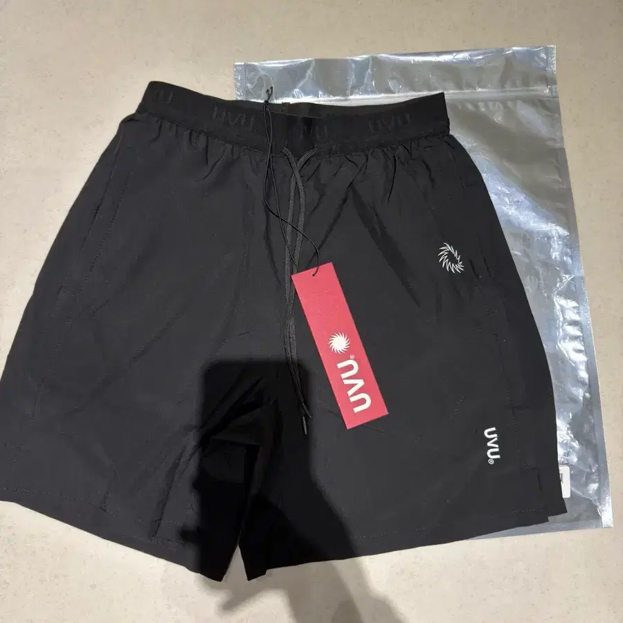 UVU Half Tights 2.0 Black L #uvu,#Uvu타이즈,#러닝타이즈 on Bunjang