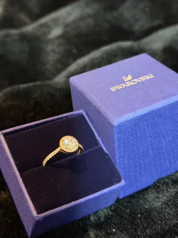 스와로브스키 라운드컷 반지