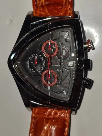 COGU 트라이앵글형 크로노그래프 손목시계 블랙 레드