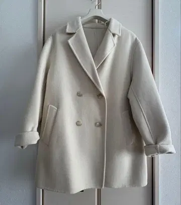 UNIQLO 아이보리 더블 페이스 숏코트 미사용급