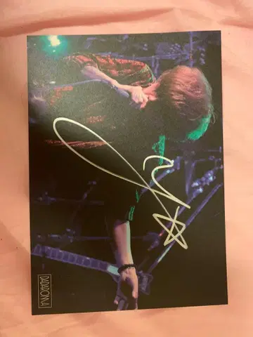 DADAROMA 사인 포함 사진