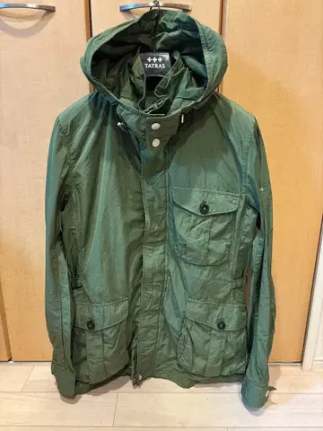 TATRAS GONIA 마운틴 후드티 올리브 그린