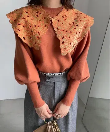 Ameri 오렌지 레이스 옷깃 니트