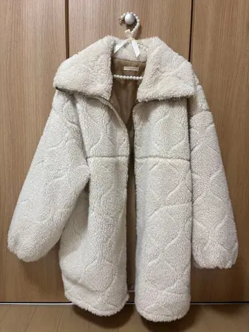 아이보리 보아 자켓 퀼팅