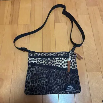 GREGORY 레오파드 무늬 숄더백