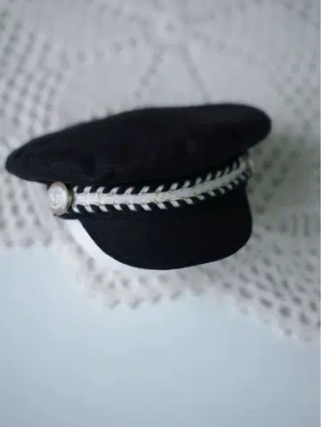 네오 브라이스용 블랙 캡틴 햇