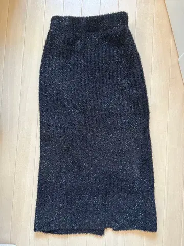 라메 블랙 타이트 니트 스커트