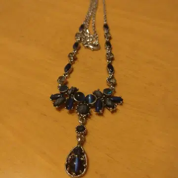 엘레강트한 파란색 스톤 목걸이