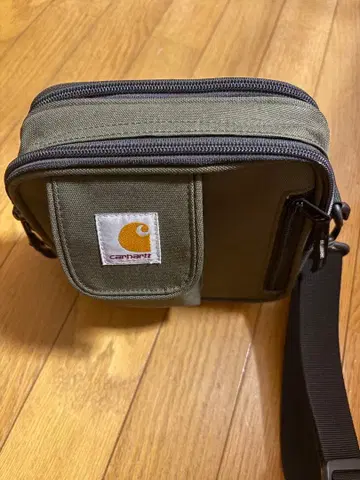 Carhartt 숄더백 올리브