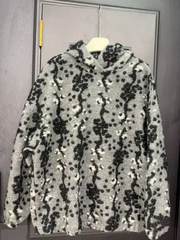 꽃무늬 플리스 후드 부착 후드티