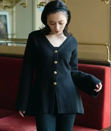 [ anuans ] 허리 쉐이프 페플럼 니트 자켓