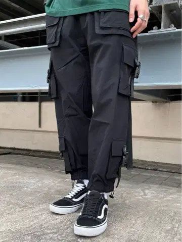 [ 발수 파라슈트 카고 팬츠 ] DANKE SCHON ( 댕크 쇤 )
