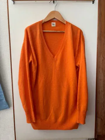 Ronherman 론 헤르만 오렌지 V넥 스웨터