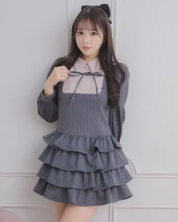 pium 요크 절개 티어드 미니 원피스