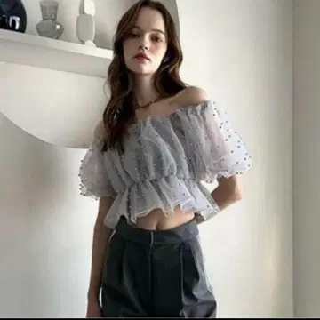 [ 택 포함 ] eimy istoire 펄 스터드 오프숄더 탑
