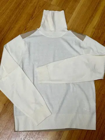 [ JW 앤더슨 ] 터틀 스웨터 화이트 베이지 바이컬러