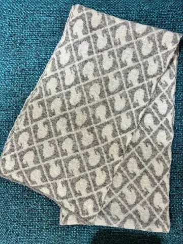 게라르디니 머플러