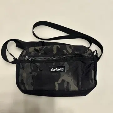 WILD THINGS 카모플라쥬 바디백