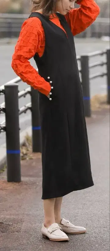 [ 새상품 ] 부즈루드 포켓 펄 오버롤 스커트