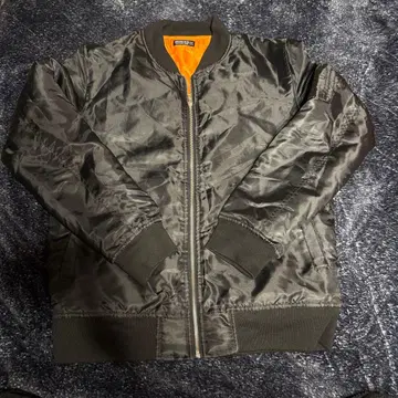 [ 새상품급 ] MA-1 짧은 기장 블랙 플라이트 자켓 리브