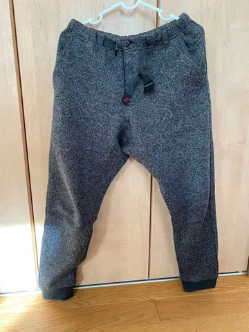 그라미치 본딩 니트 플리스 내로우 팬츠 그레이